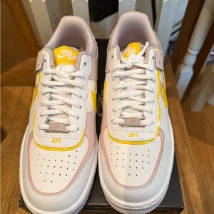 Woman’s AF1 shadow